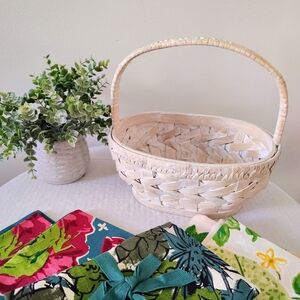 Natural Woven Basket with Handle with 6 NWT 'tag' Brand Dishtowels